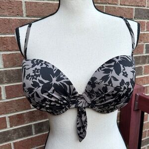 Victoria’s Secret padded underwire bra size 38D